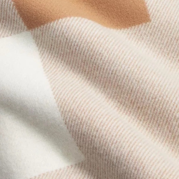 Ralph Lauren Stadium Jacquard Throw Blanket 54x72 Camel Tan Beige Soft - Picture 7 of 9